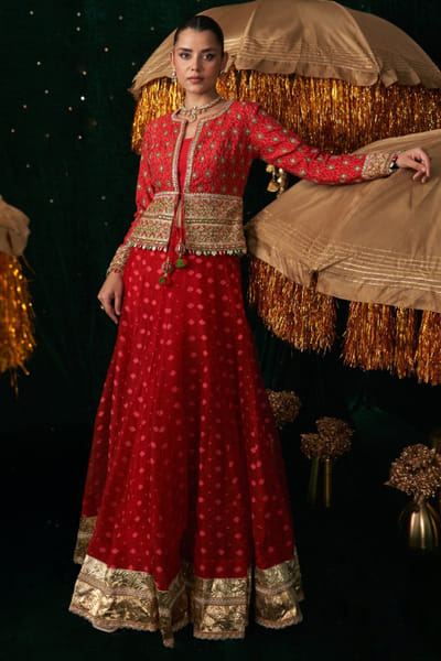 Almaari By Pooja Patel Red embroidered lehenga set ALMNOV25D137376