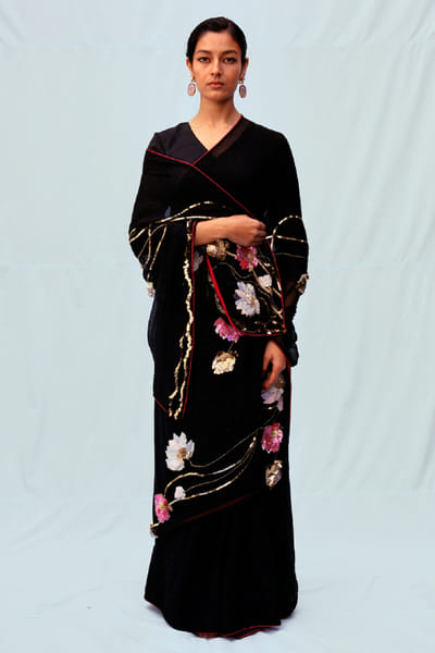 Jadon Black 3D embroidered sari JADOAUG26D153753
