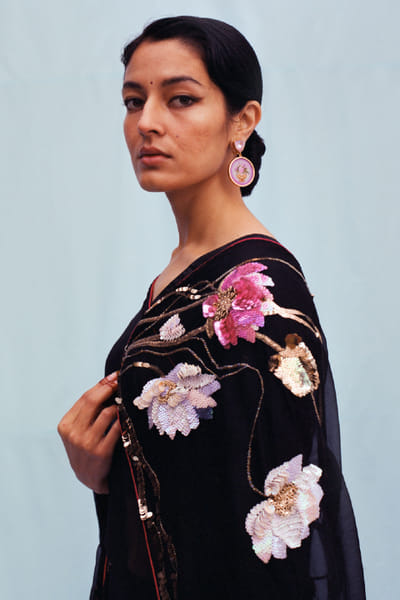 Jadon Black 3D embroidered sari JADOAUG26D153753