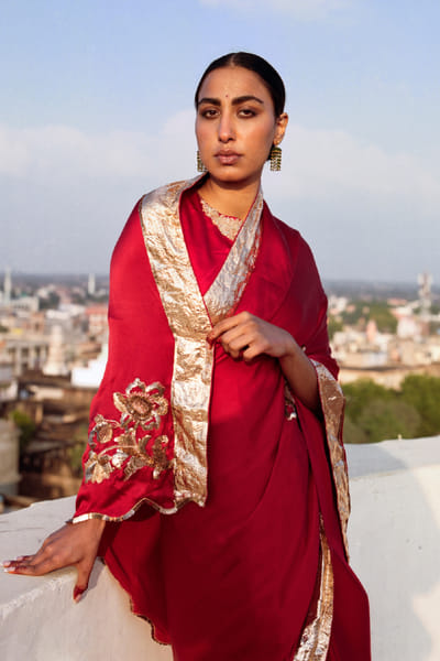 Jadon Red embroidered sari JADOAUG26D153759