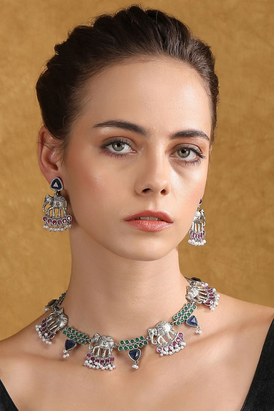 Auraa Trends