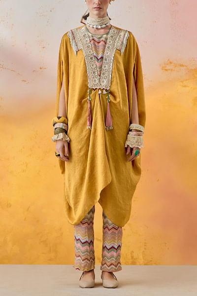 Yellow embroiderd tunic set