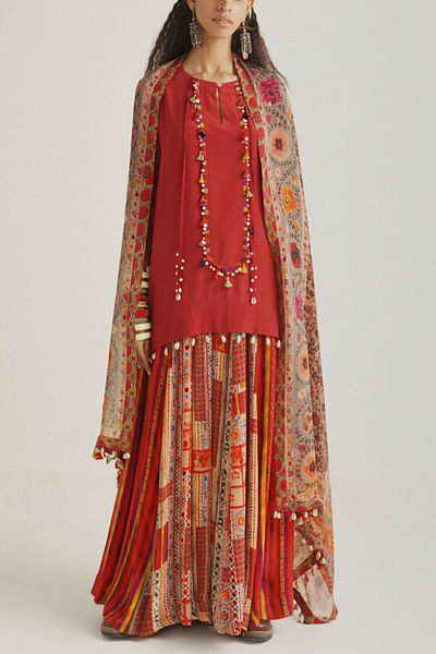 Red short kurta set