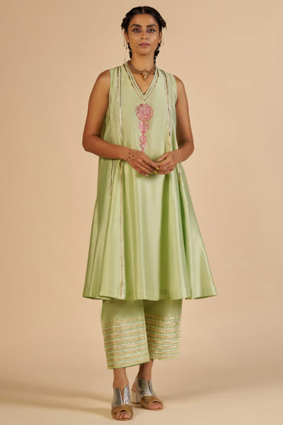 Green embroidered chanderi pants