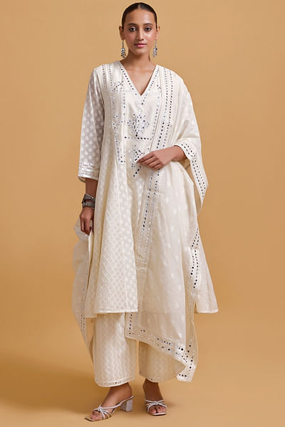 Off-white mirror work jamdani dupatta