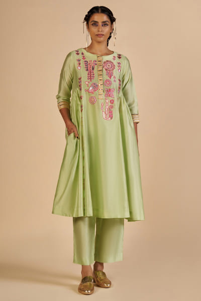 Green embroidered chanderi kurta