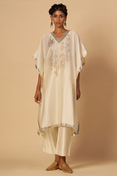 Off-white embroidered chanderi kaftan tunic
