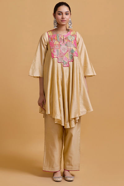 Beige geometric embroidered kurta set