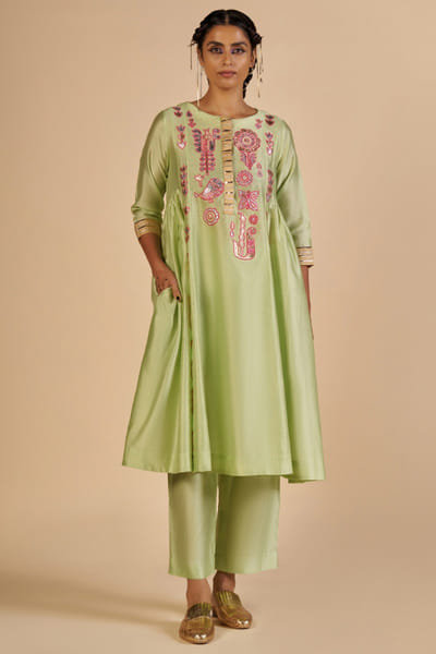 Green chanderi pants