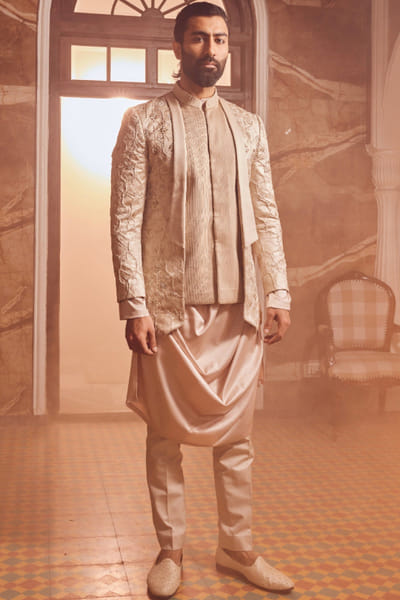 Champagne embroidered jacket bandi set