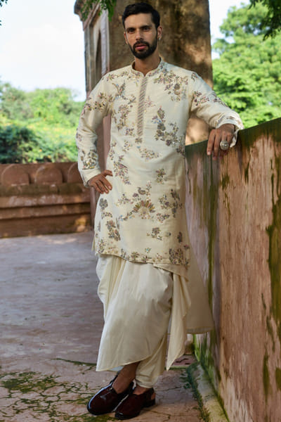 Ivory paisley motif embroidered kurta set