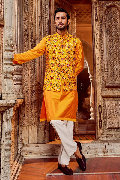 Haldi print and mirror embellished bandi set