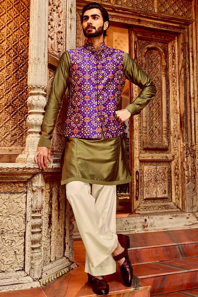 Purple print and mirror embellished bandi set