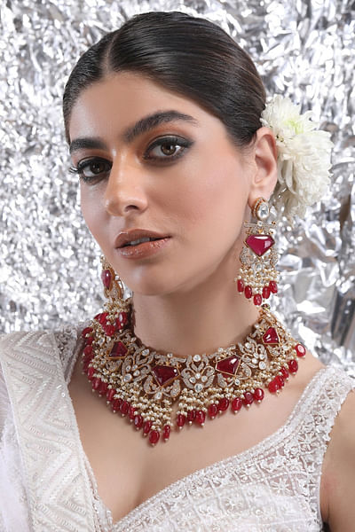 Red kundan embellished bridal necklace set