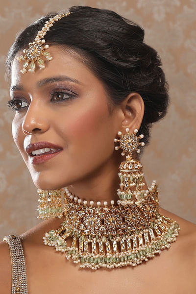 White kudan necklace set