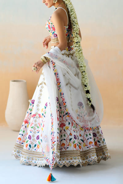 Aman Takyar White embroidered lehenga set ATASEPT2222