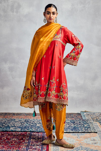 Red floral embroidered kurta set