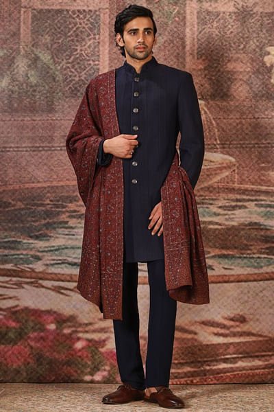 Maroon floral thread embroidered silk stole