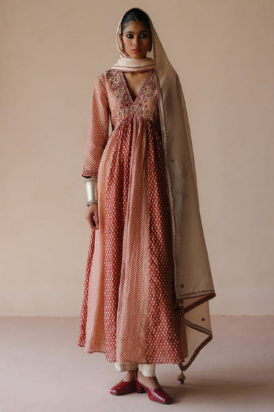 Avacara Blush embroidered chanderi anarkali set AVAMAR26D140374