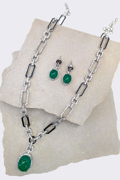Oval emerald necklace set