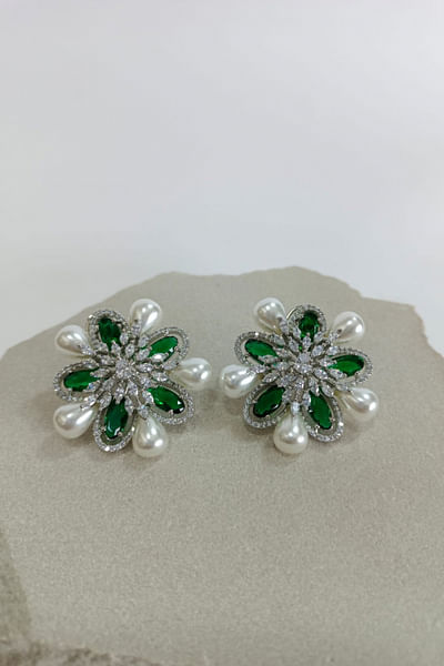 Green crystal and pearl studs