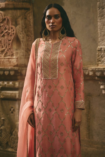 Avacara Pink dori embroidery kurta set AVASEP25D133554