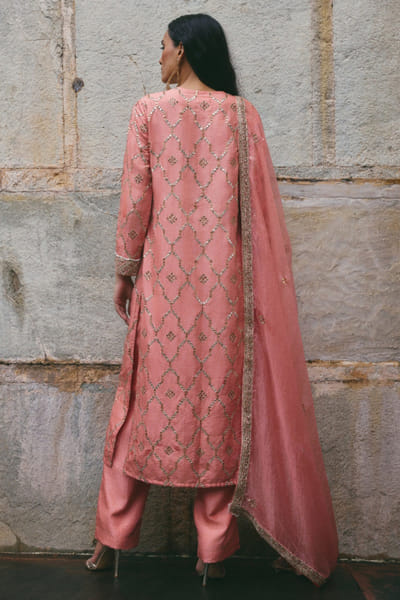 Avacara Pink dori embroidery kurta set AVASEP25D133554