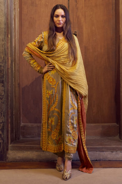 Beige thread embroidered kurta set