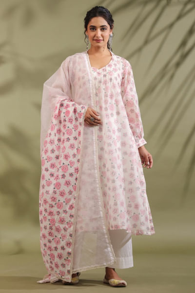 Off white rose printed kurta set
