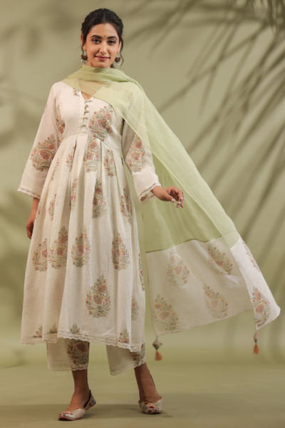 Off white floral printed kurta set