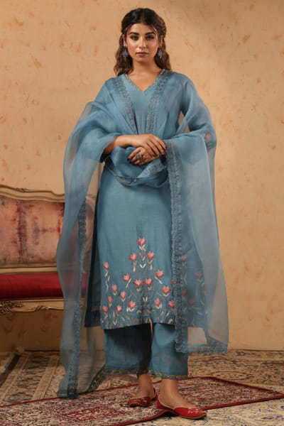 Anshu Wadhwa Blue green embroidered chanderi kurta set ANSJAN26D137317