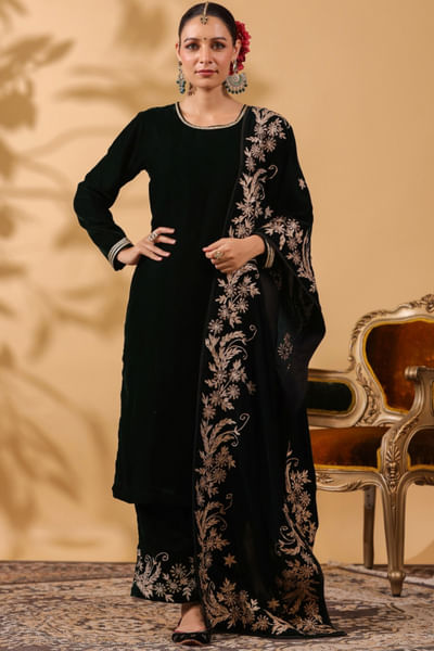 Black embroidered velvet kurta set
