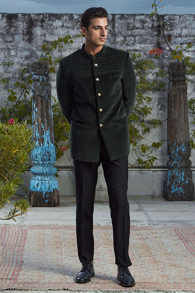 Black circle embroidered velvet bandhgala