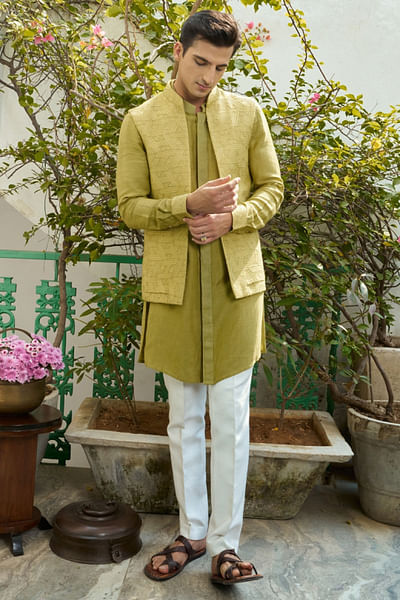 Light green geometric embroidered bandi