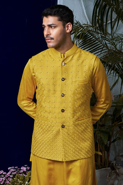 Yellow lattice embroidered bandi