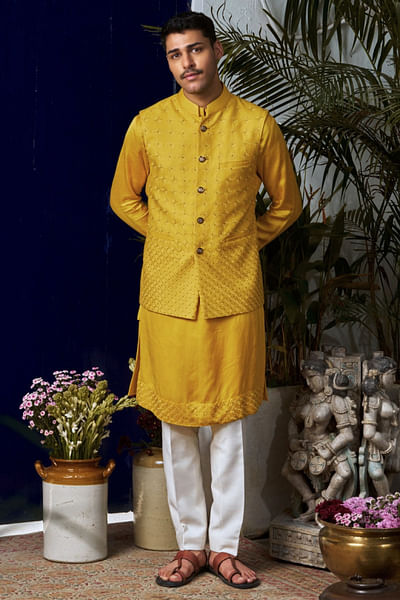Yellow lattice embroidered bandi kurta set
