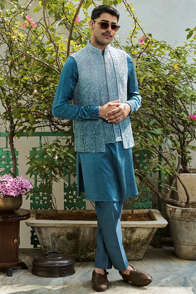 Blue ombre floral embroidered bandi