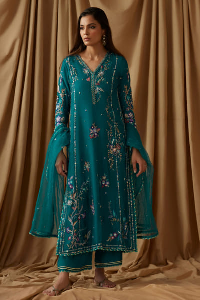 Turquoise Mughal floral embroidered kurta set