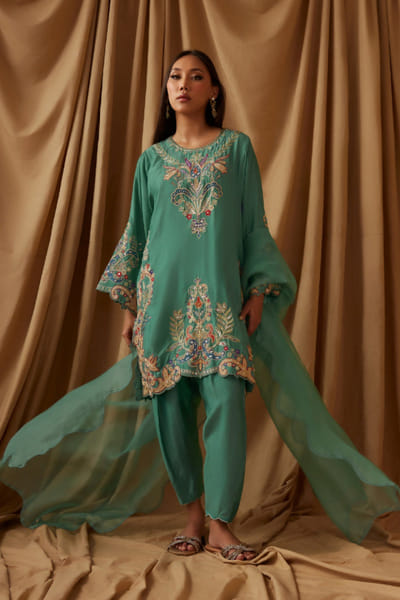 Turquoise embroidered kurta set
