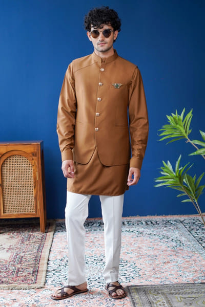 Brown perennial wool bandi