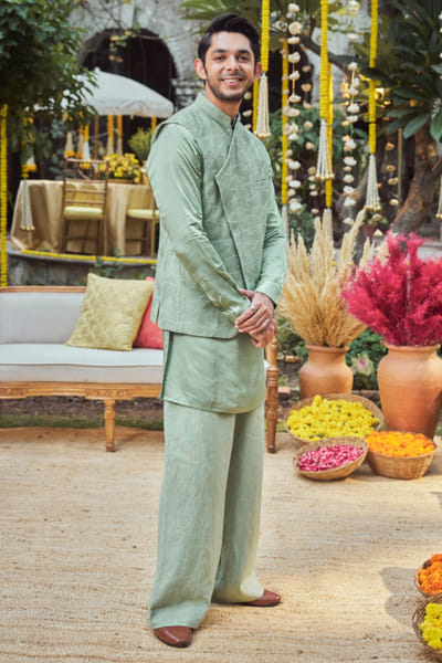 Green embroidered bandi