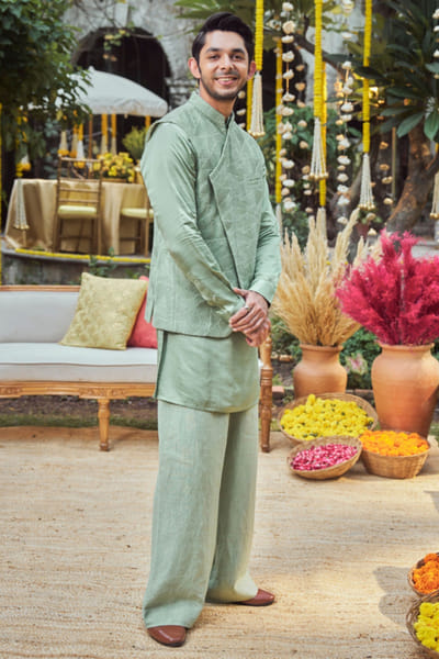 Green embroidered bandi set