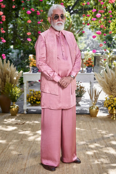 Pink embroidered bandi and kurta