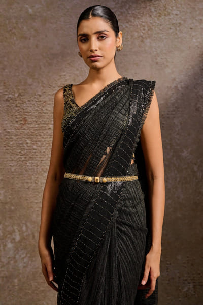 Gold crystal embellished brooch belt