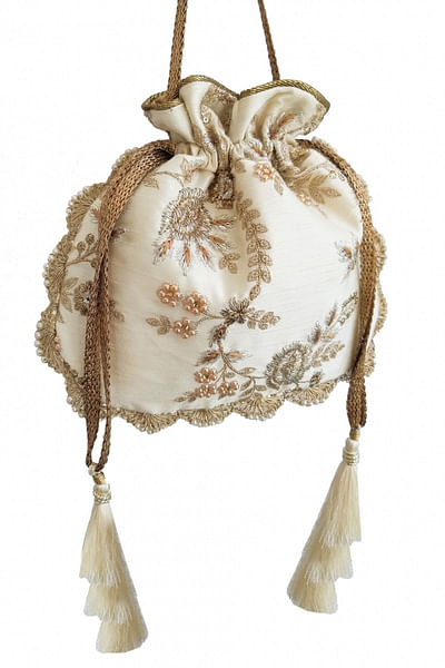 Cream scallop embroidered potli