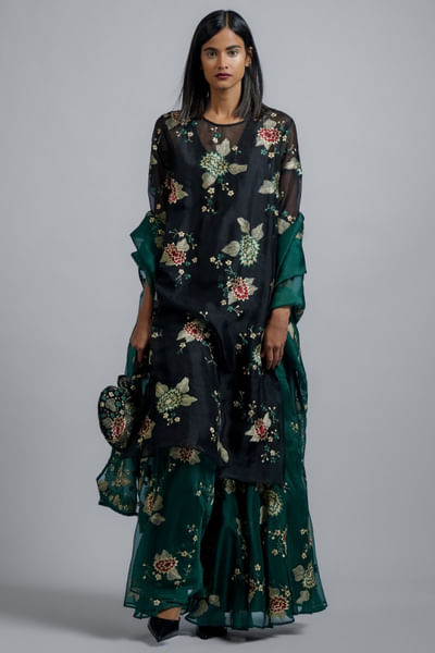 Black floral thread embroidered bag