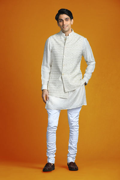 Ivory geometric embroidered bandi and kurta