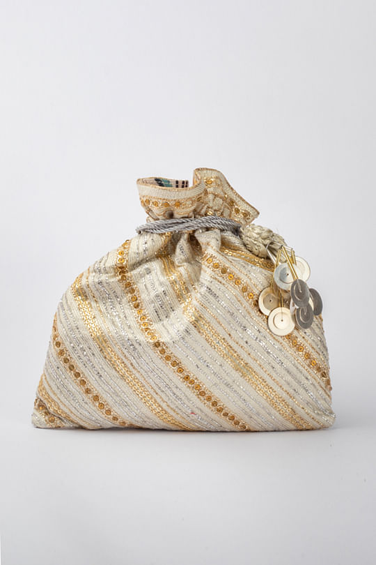 Vareli Bafna Designs