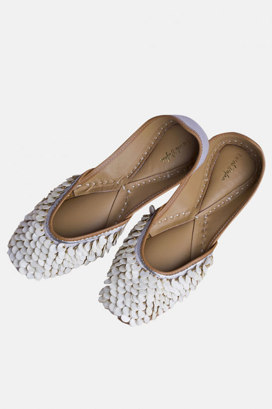 Vareli Bafna Designs