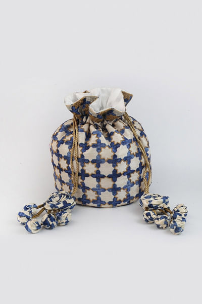 Jaali embellished potli bag